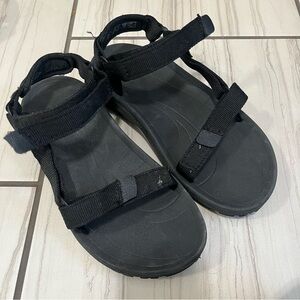 Teva Big Kids size 5 Black Adjustable Strap Sandals